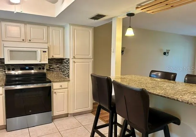 4th image of 2529 Oakleaf Ln #30C, Clearwater, FL 33763 | MLS# TB8543365