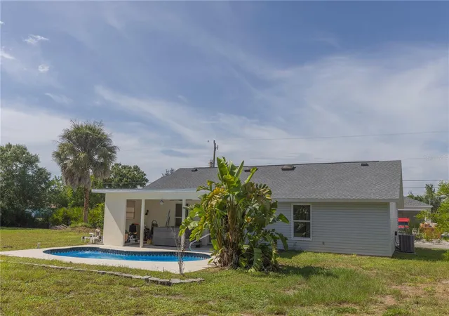 Photo 3 of Single family home for sale at 10453 Greenway Ave, Englewood, FL 34224 | MLS# D6148594 | Listing updated on 2026-10-02