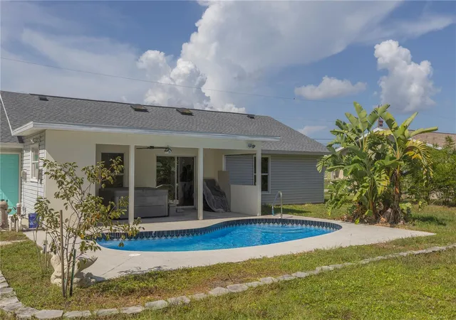 Photo 3 of Single family home for sale at 10453 Greenway Ave, Englewood, FL 34224 | MLS# D6148594 | Listing updated on 2026-10-23