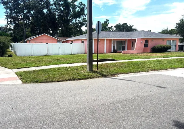 Photo 3 of Single family home for sale at 902 Samy Dr, Tampa, FL 33613 | MLS# TB8543373 | Listing updated on 2026-09-24