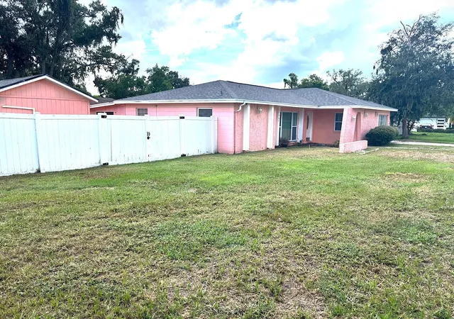 Photo 4 of Single family home for sale at 902 Samy Dr, Tampa, FL 33613 | MLS# TB8543373 | Listing updated on 2026-09-24