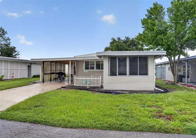 Photo 3 of Manufactured home for sale at 219 Paradise S, Leesburg, FL 34788 | MLS# G5117083 | Listing updated on 2026-09-01