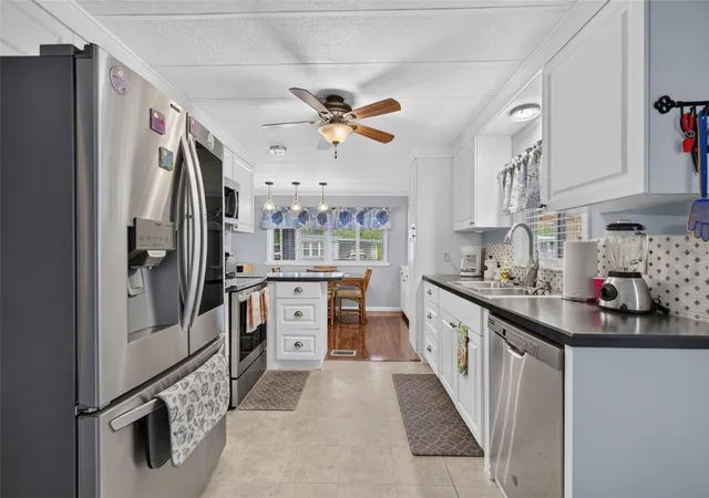 Photo 4 of Manufactured home for sale at 219 Paradise S, Leesburg, FL 34788 | MLS# G5117083 | Listing updated on 2026-09-01