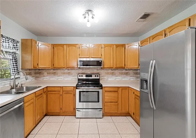 Photo 3 of Single family home for sale at 288 Cherry Laurel Ln, Winter Haven, FL 33880 | MLS# L4964641 | Listing updated on 2026-10-09