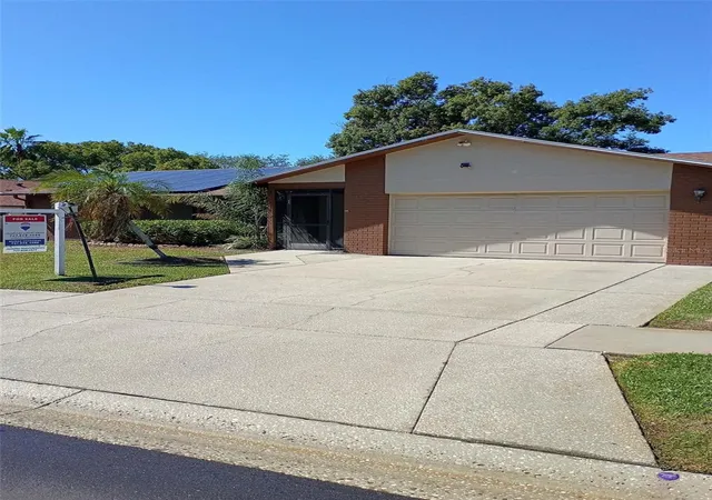 Single family home for sale at 914 Harbor Cir, PALM HARBOR, FL 34683 | MLS# W7889005