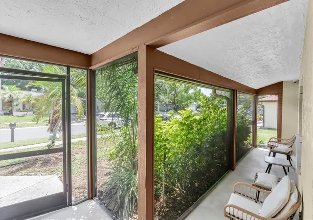 Photo 2 of Single family home for sale at 914 Harbor Cir, Palm Harbor, FL 34683 | MLS# W7889005 | Listing updated on 2026-10-06