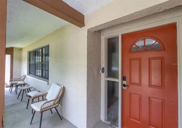 Photo 3 of Single family home for sale at 914 Harbor Cir, Palm Harbor, FL 34683 | MLS# W7889005 | Listing updated on 2026-10-06