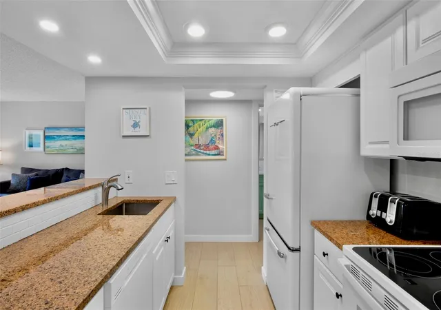 Listing Photo 5 - Condo for sale in building located at 1600 Cvs Ii Pl, SARASOTA, FL 34242 - Unit #412