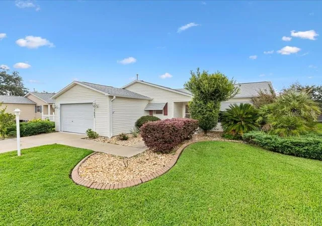 Photo 2 of Single family home for sale at 17663 Se 92nd Grantham Ter, The Villages, FL 32162 | MLS# G5117093 | Listing updated on 2026-09-28