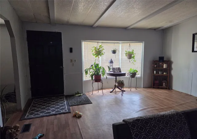Photo 4 of Manufactured home for sale at 1607 Twin Lakes Blvd, Interlachen, FL 32148 | MLS# TB8543412 | Listing updated on 2026-08-31