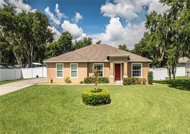 Photo 2 of Single family home for sale at 6419 English Creek Dr, Lakeland, FL 33811 | MLS# TB8543416 | Listing updated on 2026-10-29