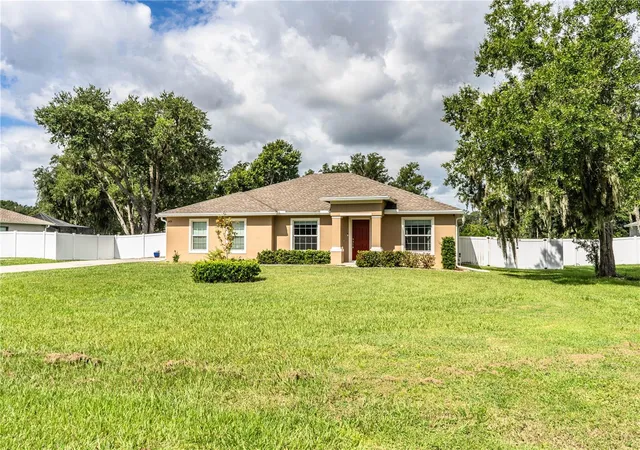 Photo 3 of Single family home for sale at 6419 English Creek Dr, Lakeland, FL 33811 | MLS# TB8543416 | Listing updated on 2026-10-29