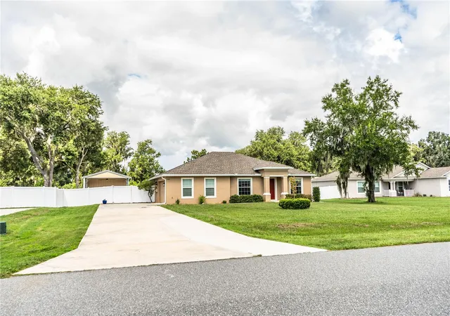 Photo 4 of Single family home for sale at 6419 English Creek Dr, Lakeland, FL 33811 | MLS# TB8543416 | Listing updated on 2026-10-29