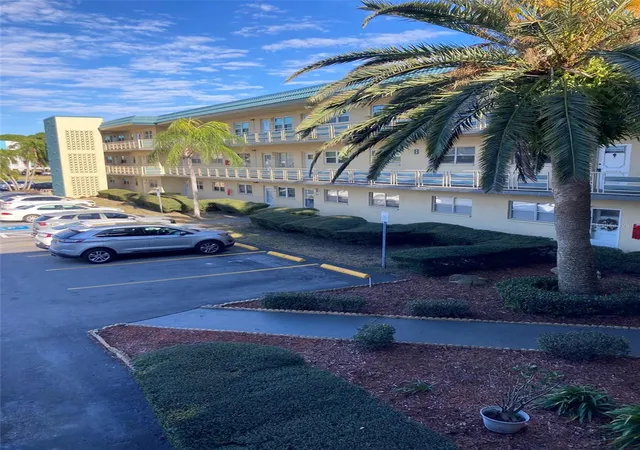 5th image of 5750 80Th St N #C202, St Petersburg, FL 33709 | MLS# TB8543417
