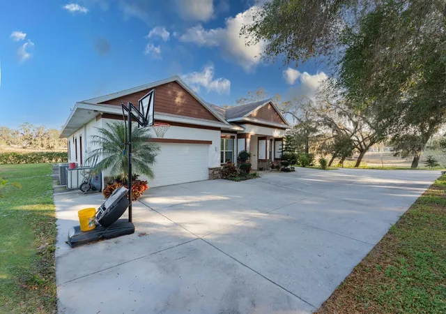 Photo 2 of Single family home for sale at 9606 Ripley Rd, Thonotosassa, FL 33592 | MLS# TB8543420 | Listing updated on 2026-09-01
