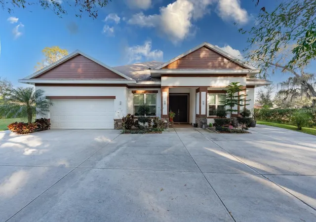 Photo 3 of Single family home for sale at 9606 Ripley Rd, Thonotosassa, FL 33592 | MLS# TB8543420 | Listing updated on 2026-09-01