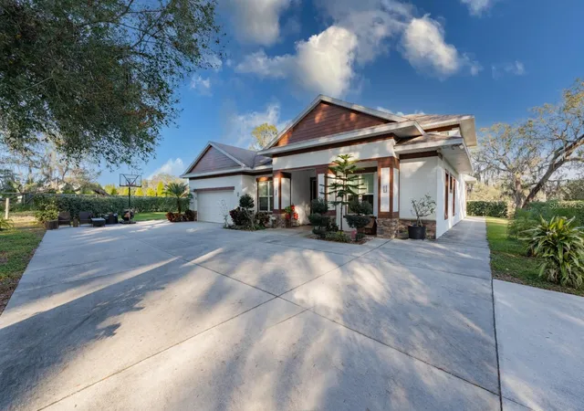 Photo 3 of Single family home for sale at 9606 Ripley Rd, Thonotosassa, FL 33592 | MLS# TB8543420 | Listing updated on 2026-09-01