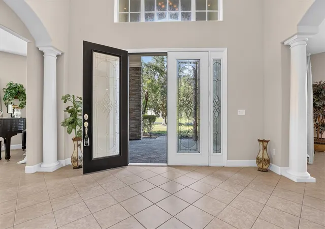 Photo 4 of Single family home for sale at 2555 Rose Spring Dr, Orlando, FL 32825 | MLS# O6437393 | Listing updated on 2026-09-12