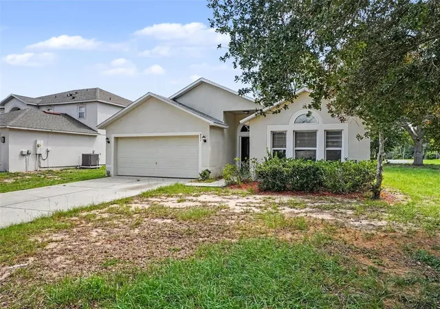 Photo 2 of Single family home for sale at 881 Vanderbilt Dr, Eustis, FL 32726 | MLS# O6437396 | Listing updated on 2026-09-04