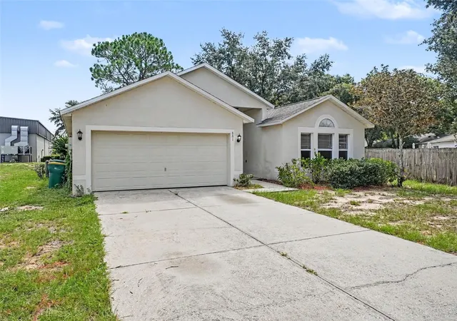 Photo 2 of Single family home for sale at 881 Vanderbilt Dr, Eustis, FL 32726 | MLS# O6437396 | Listing updated on 2026-09-04