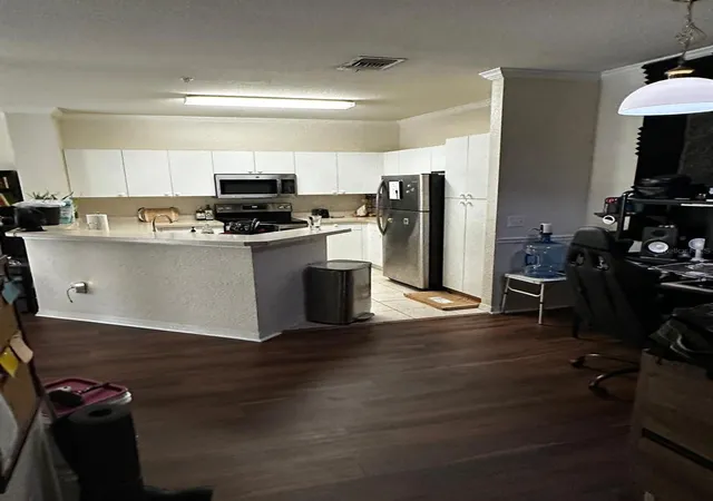 Photo 10 of Condo for sale at 3605 Conroy Rd #524, Orlando, FL 32839 | MLS# O6437400 | Listing updated on 2026-08-29