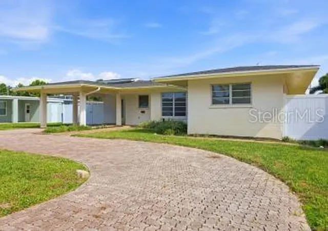 Photo 1 of Sale Pending at 224 Fiesole St, Venice, FL 34285 | MLS# A4704365 | Listing updated on 2026-10-12