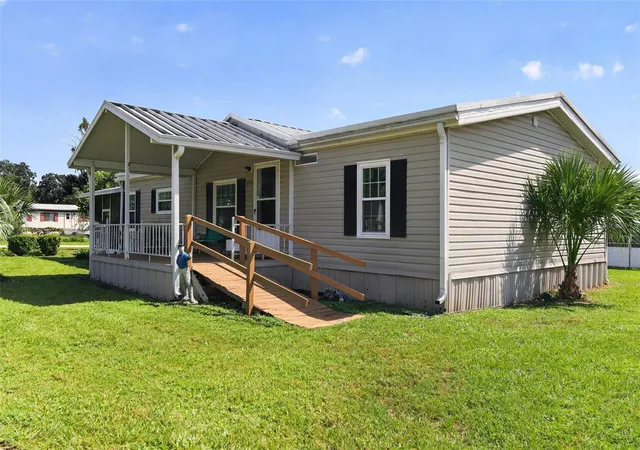 Photo 2 of Manufactured home for sale at 2956 Sw 89Th Pl, Ocala, FL 34476 | MLS# O6437408 | Listing updated on 2026-09-30
