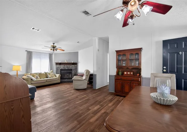 Photo 4 of Manufactured home for sale at 2956 Sw 89Th Pl, Ocala, FL 34476 | MLS# O6437408 | Listing updated on 2026-09-30