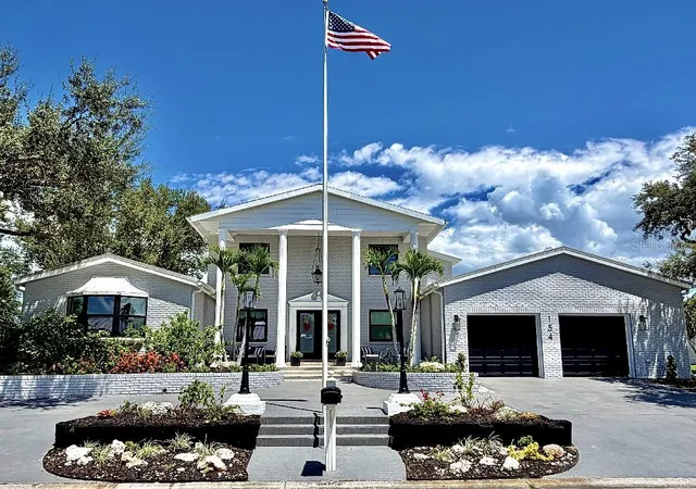 Photo 1 of Single family home for sale at 154 Lookout Point Dr, Osprey, FL 34229 | MLS# TB8543439 | Listing updated on 2026-09-24