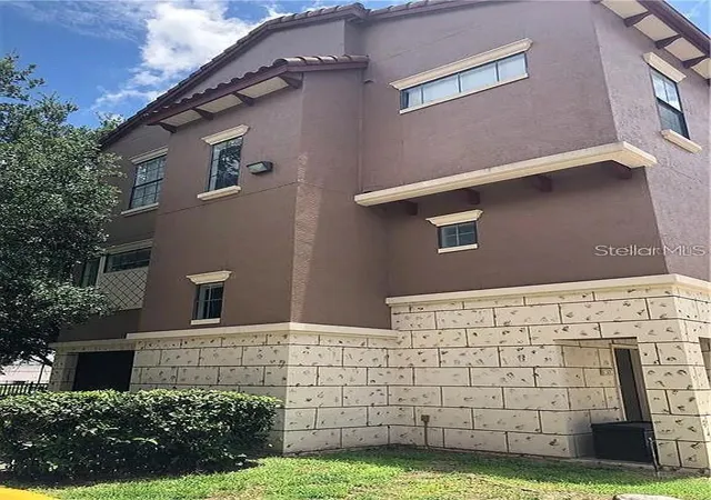 Photo 2 of Townhouse for sale at 6129 Metrowest Blvd #101, Orlando, FL 32835 | MLS# O6437410 | Listing updated on 2026-08-29
