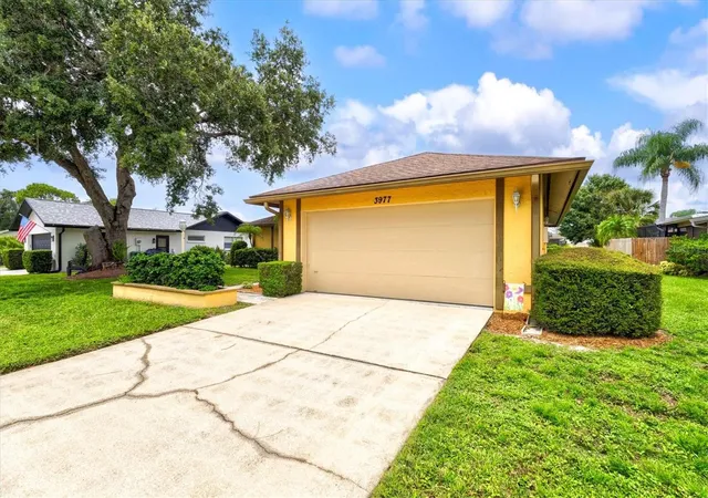 Photo 3 of Single family home for sale at 3977 Lemonwood Dr, Sarasota, FL 34232 | MLS# A4704367 | Listing updated on 2026-09-10