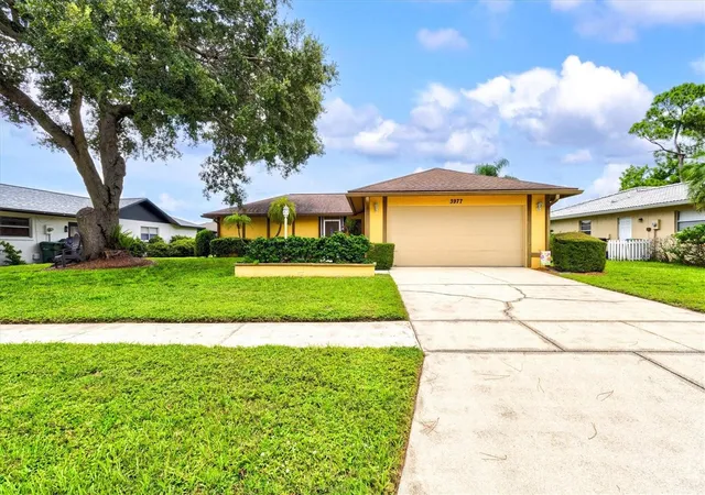 Photo 4 of Single family home for sale at 3977 Lemonwood Dr, Sarasota, FL 34232 | MLS# A4704367 | Listing updated on 2026-09-10