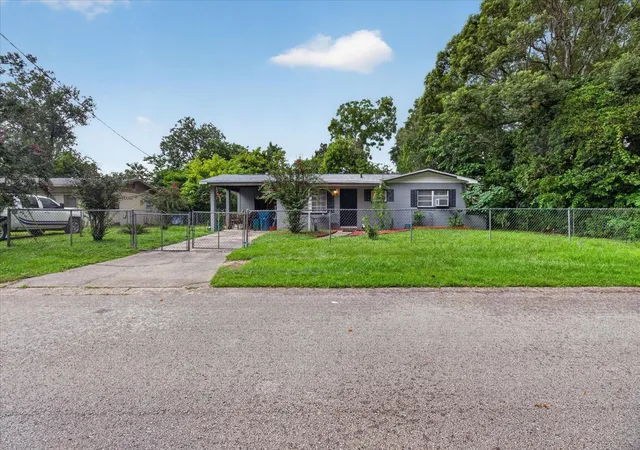 Photo 4 of Single family home for sale at 21385 Lehouier Dr, Brooksville, FL 34601 | MLS# TB8543444 | Listing updated on 2026-09-01