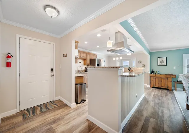 Photo 2 of Condo for sale at 5257 Beach Dr Se #D, St Petersburg, FL 33705 | MLS# TB8543447 | Listing updated on 2026-10-21