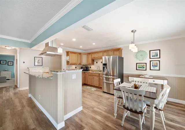 Photo 3 of Condo for sale at 5257 Beach Dr Se #D, St Petersburg, FL 33705 | MLS# TB8543447 | Listing updated on 2026-10-21