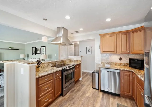 Photo 4 of Condo for sale at 5257 Beach Dr Se #D, St Petersburg, FL 33705 | MLS# TB8543447 | Listing updated on 2026-10-24