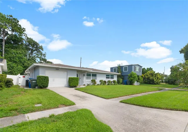 Photo 3 of Single family home for sale at 487 Lake Hill Ln, Largo, FL 33771 | MLS# TB8543457 | Listing updated on 2026-09-29