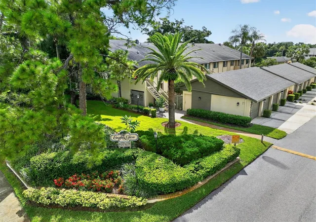 2nd image of 3167 Landmark Dr #821, Clearwater, FL 33761 | MLS# TB8543459