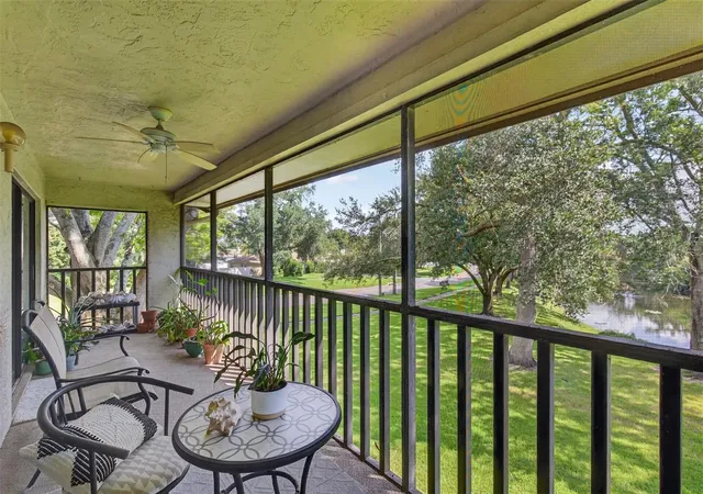 Listing Photo 5 - Condo for sale in building located at 3167 Landmark Dr, CLEARWATER, FL 33761 - Unit #821