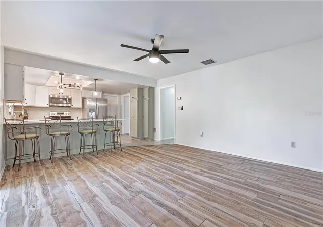 Photo 4 of Single family home for sale at 3823 Quando Dr, Belle Isle, FL 32812 | MLS# O6437420 | Listing updated on 2026-09-13