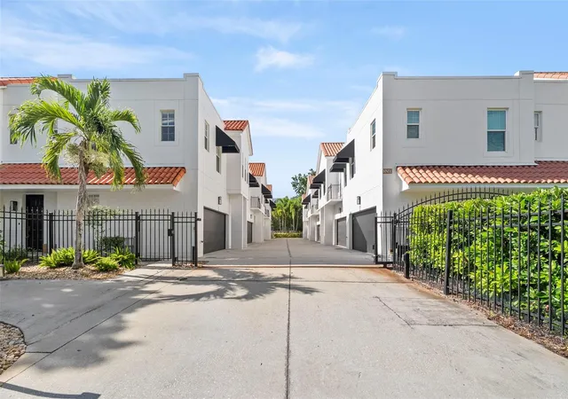 Photo 1 of Townhouse for sale at 3210 W Horatio St #6, Tampa, FL 33609 | MLS# TB8543464 | Listing updated on 2026-09-04