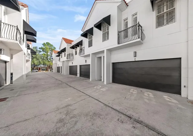 Photo 2 of Townhouse for sale at 3210 W Horatio St #6, Tampa, FL 33609 | MLS# TB8543464 | Listing updated on 2026-09-04