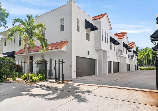 Photo 30 of Townhouse for sale at 3210 W Horatio St #6, Tampa, FL 33609 | MLS# TB8543464 | Listing updated on 2026-09-04