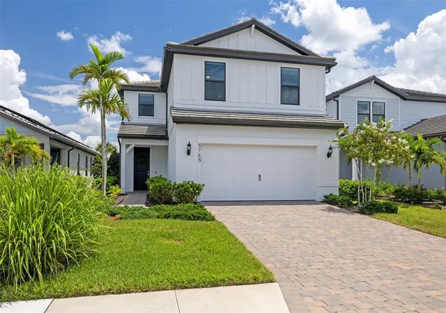 Photo 2 of Single family home for sale at 5765 Silverside Pine Ct, Bradenton, FL 34211 | MLS# TB8543478 | Listing updated on 2026-09-04