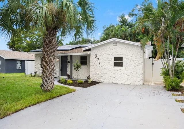 2nd image of 977 27th Ave S, St Petersburg, FL 33705 | MLS# TB8543479