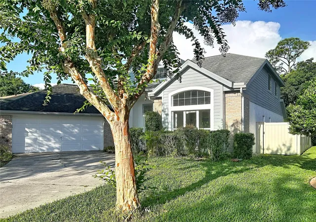 Photo 3 of Single family home for sale at 9122 Rockrose Dr, Tampa, FL 33647 | MLS# TB8543486 | Listing updated on 2026-09-27