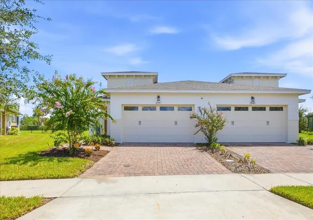 Photo 4 of House for sale at 2541 Yellow Brick Rd, St Cloud, FL 34771 | MLS# O6437442 | Listing updated on 2026-09-15