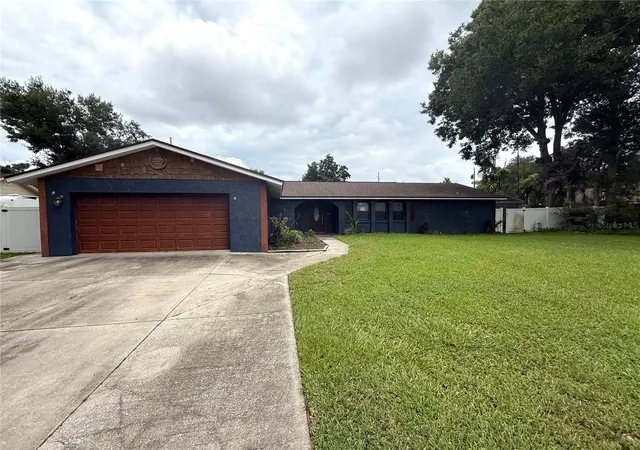 Photo 1 of Single family home for sale at 1806 N Waterman Dr, Valrico, FL 33594 | MLS# TB8543488 | Listing updated on 2026-10-06