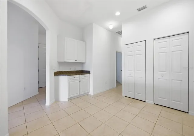 Listing Photo 5 - Condo for sale in building located at 703 Triano Cir, VENICE, FL 34292 - Unit #703