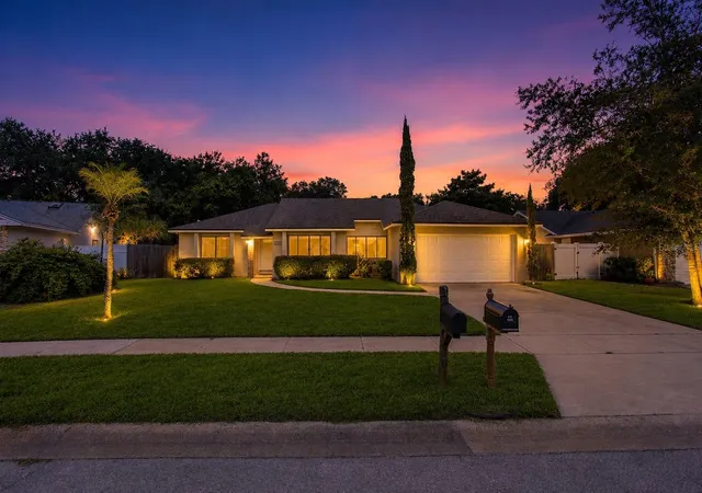 Photo 1 of Single family home for sale at 300 Dublin Dr, Lake Mary, FL 32746 | MLS# O6437456 | Listing updated on 2026-09-07